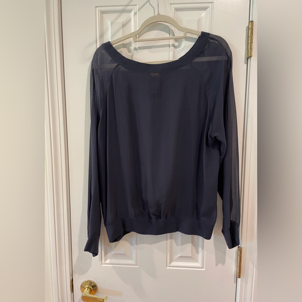 Rugby navy blue silk sweatshirt.
